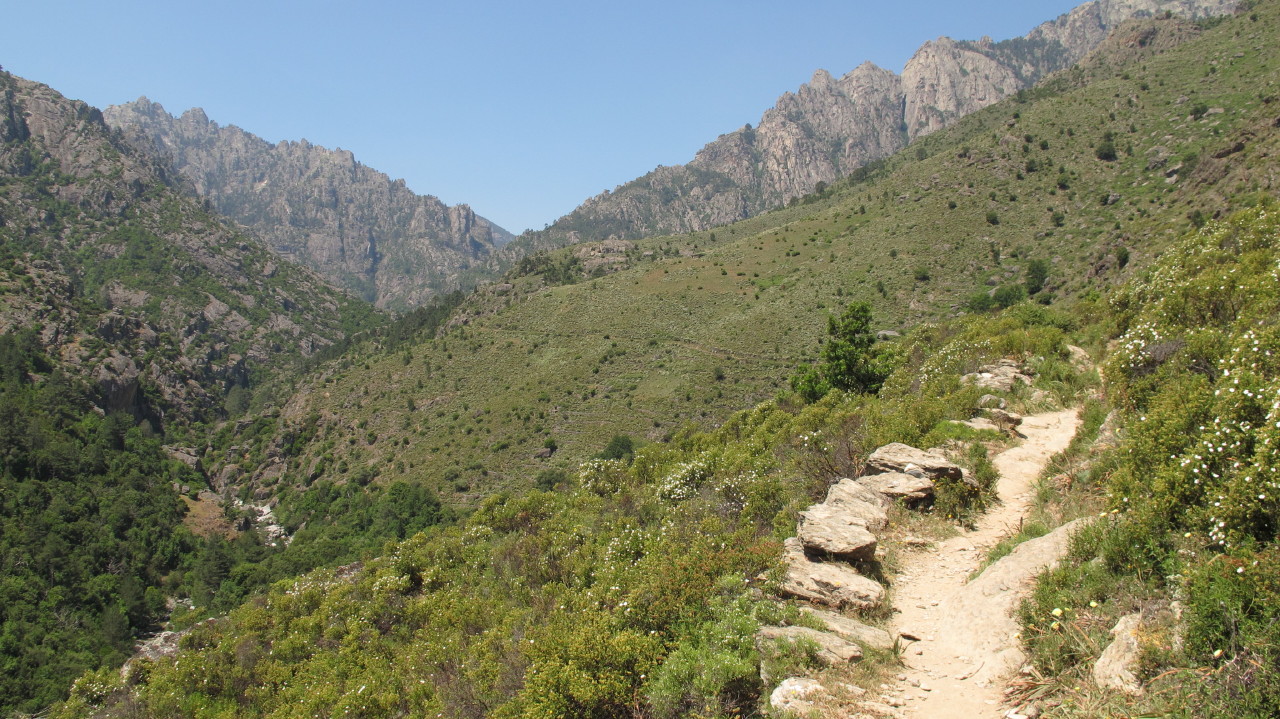 flottevandreture.dk-korsika-bastia-vandretur-30-corte-gorges-du-tavignano-til-broen-corte-02.JPG